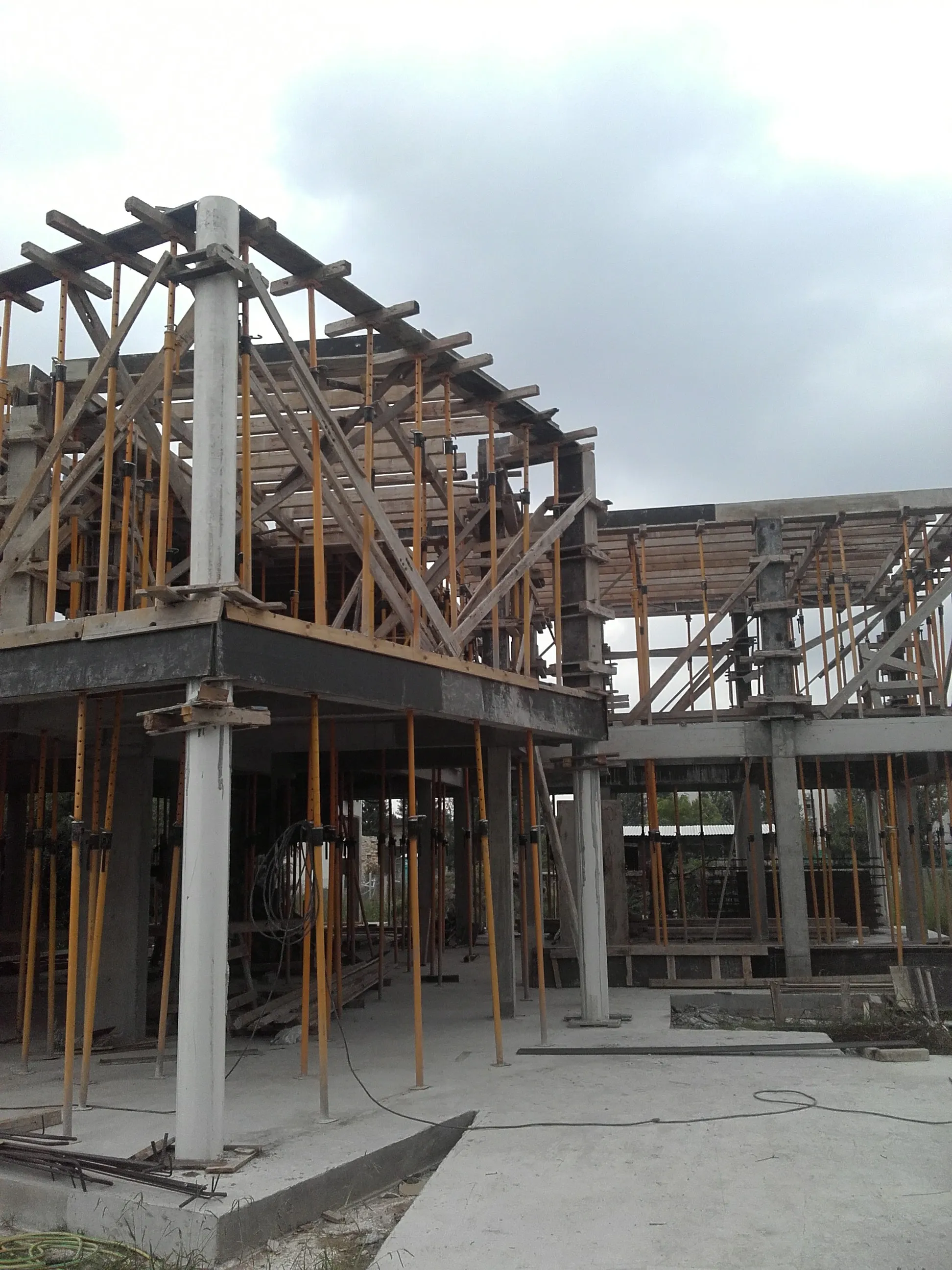 Hormigonado y estructura de obra