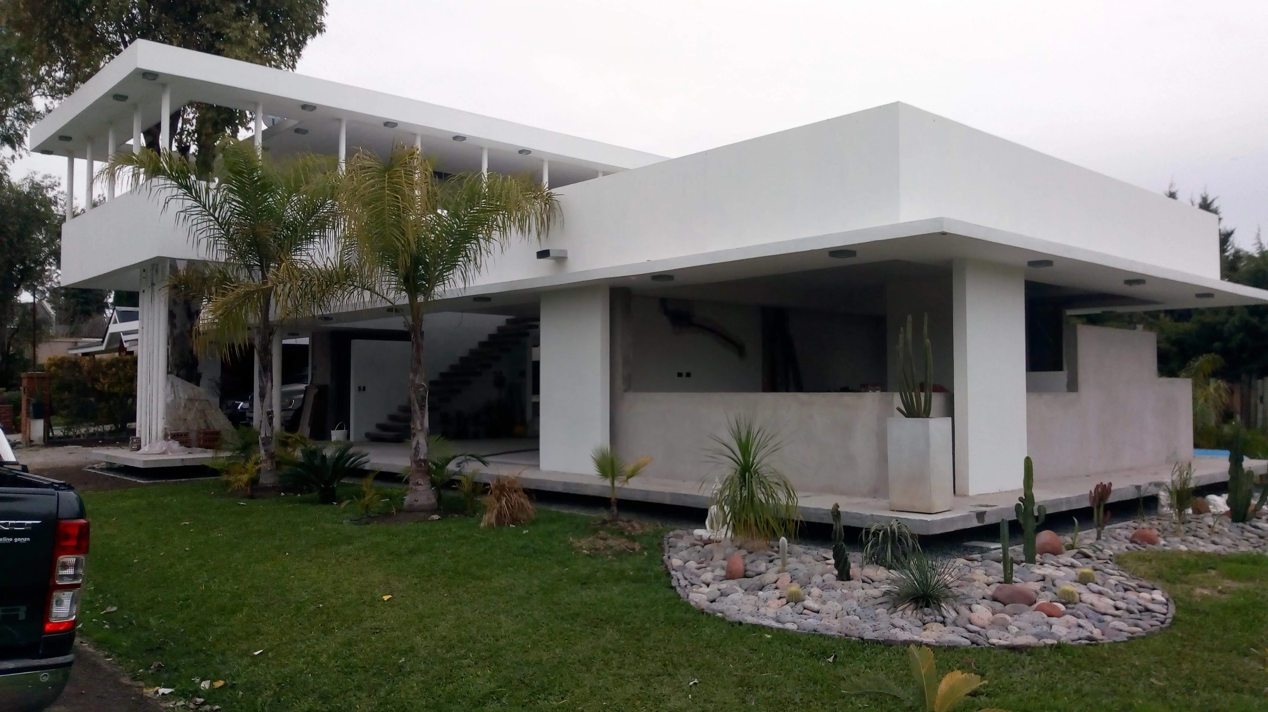 Estructura de hormigón armado en construcción