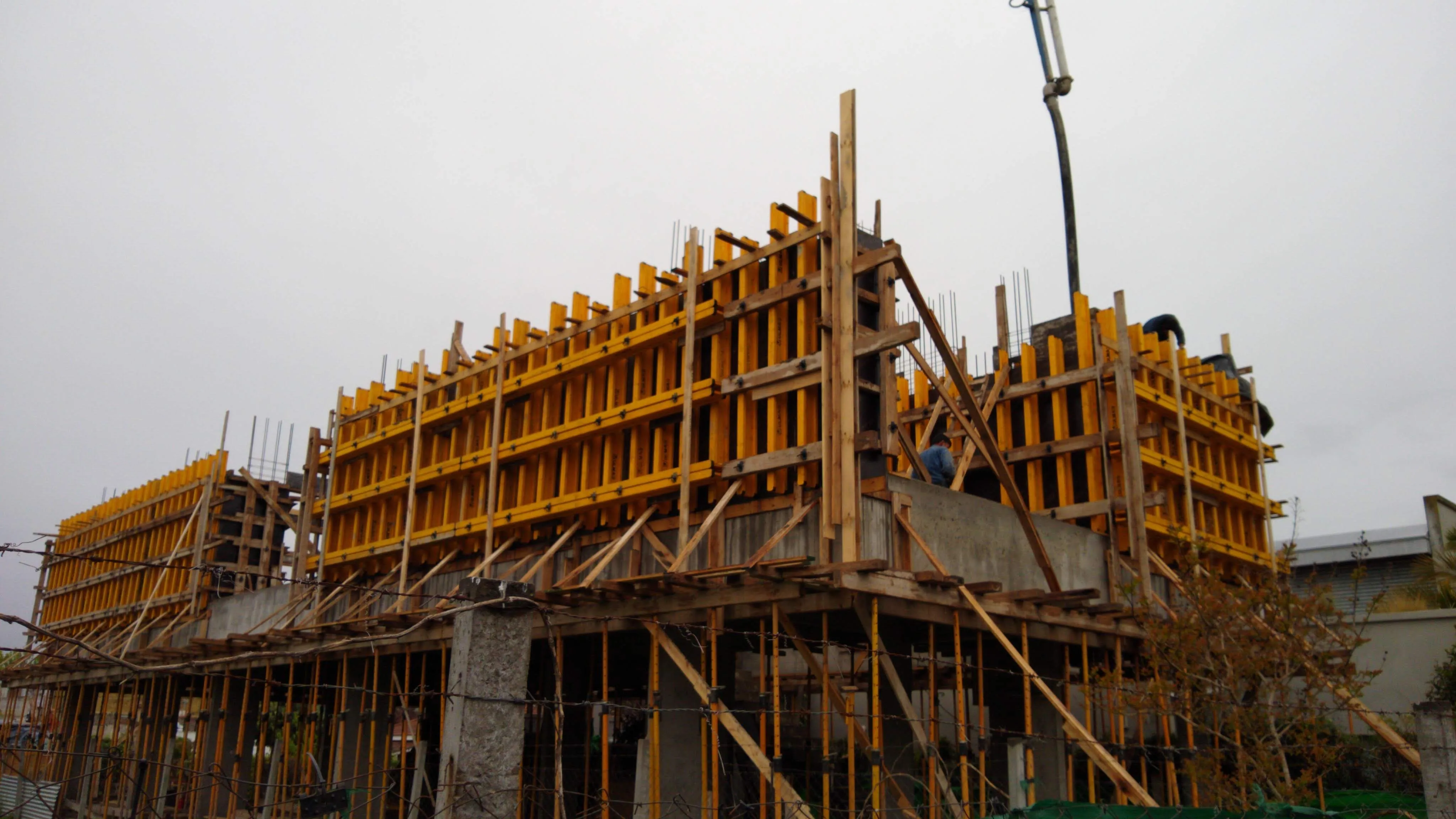 Estructura de hormigón armado en construcción