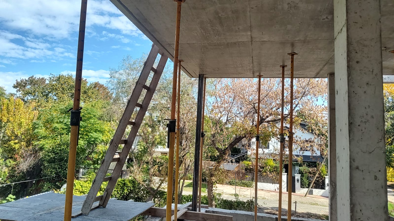 Obra de hormigón armado en construcción