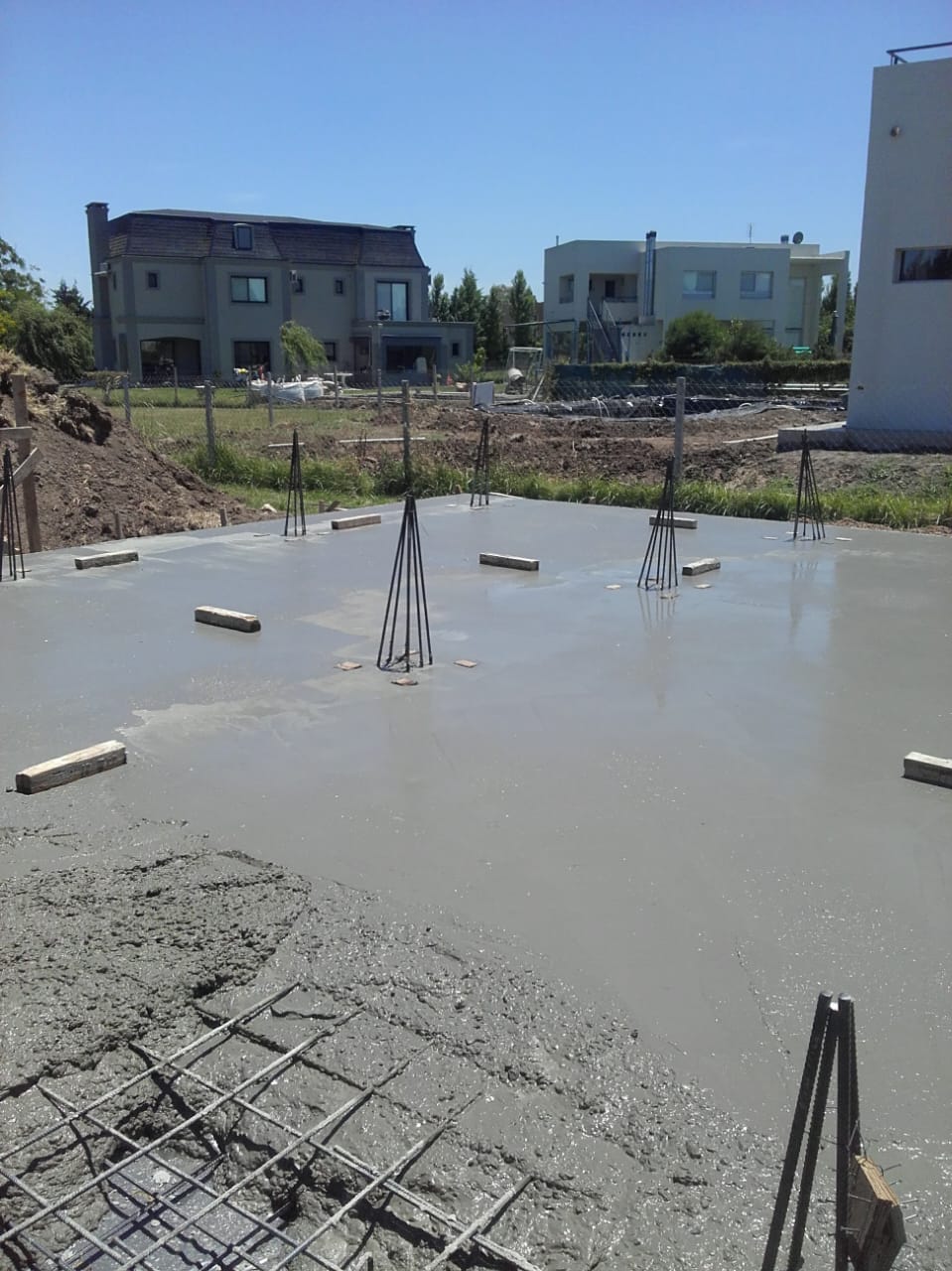 Estructura de hormigón armado en construcción