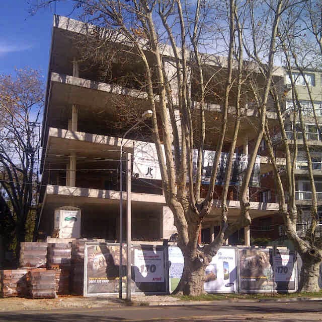 Obra de hormigón armado en construcción