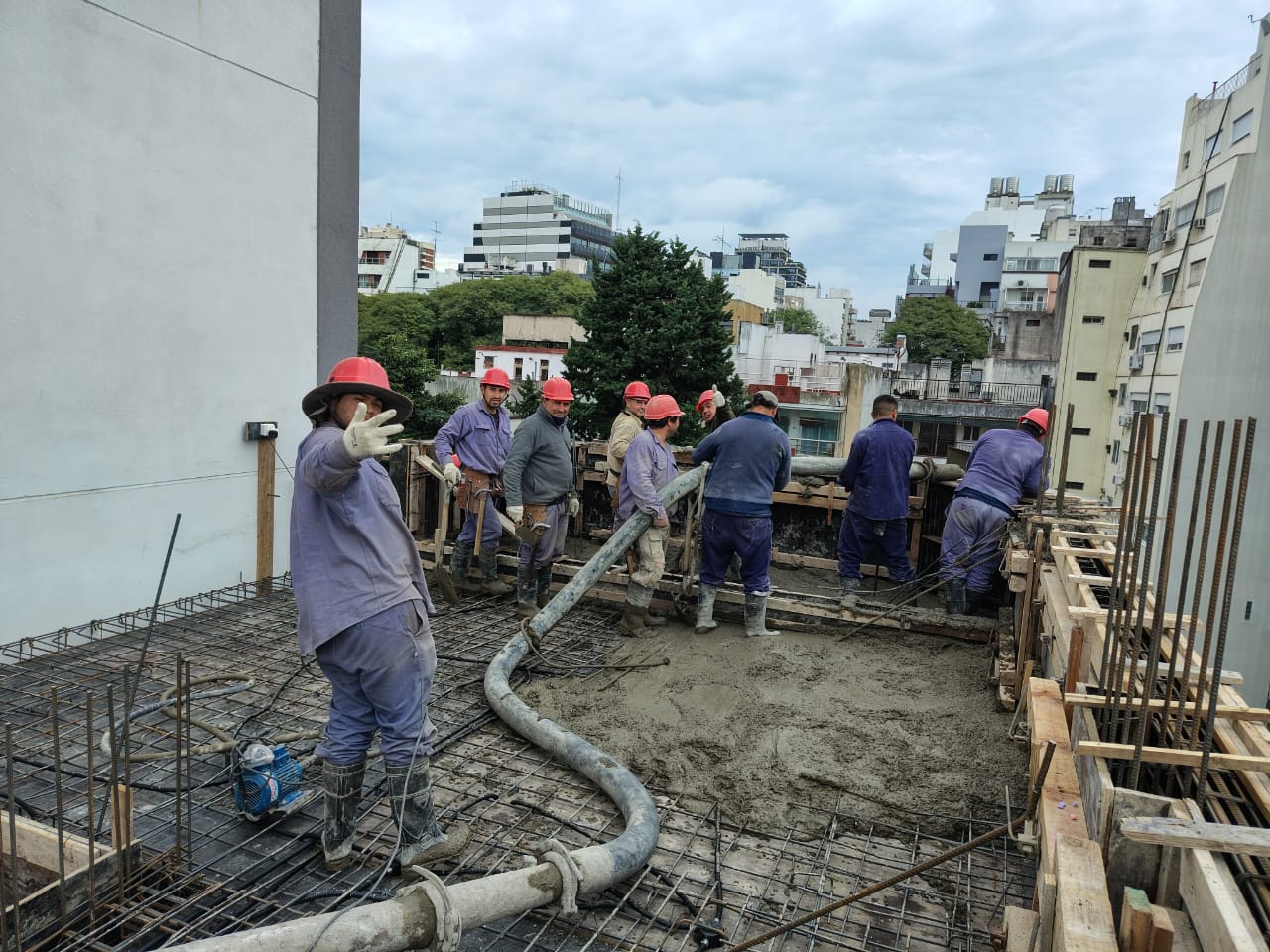 Obra de hormigón armado en construcción