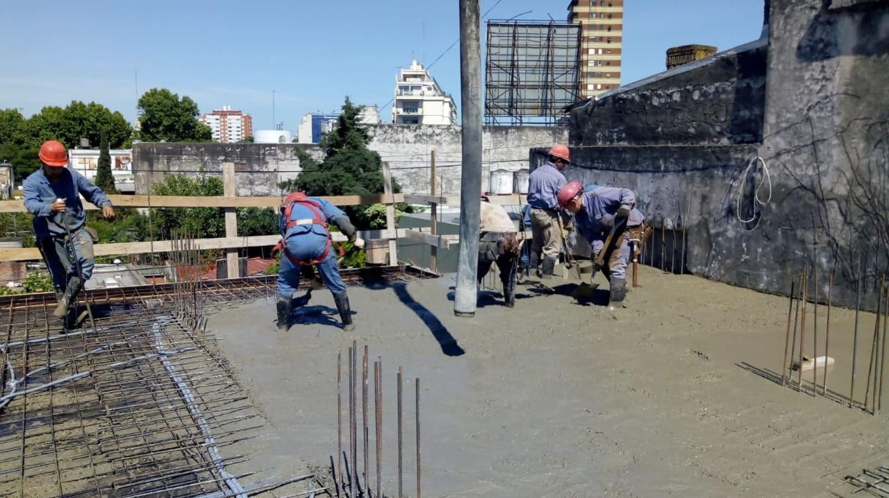 Obra de hormigón armado en construcción