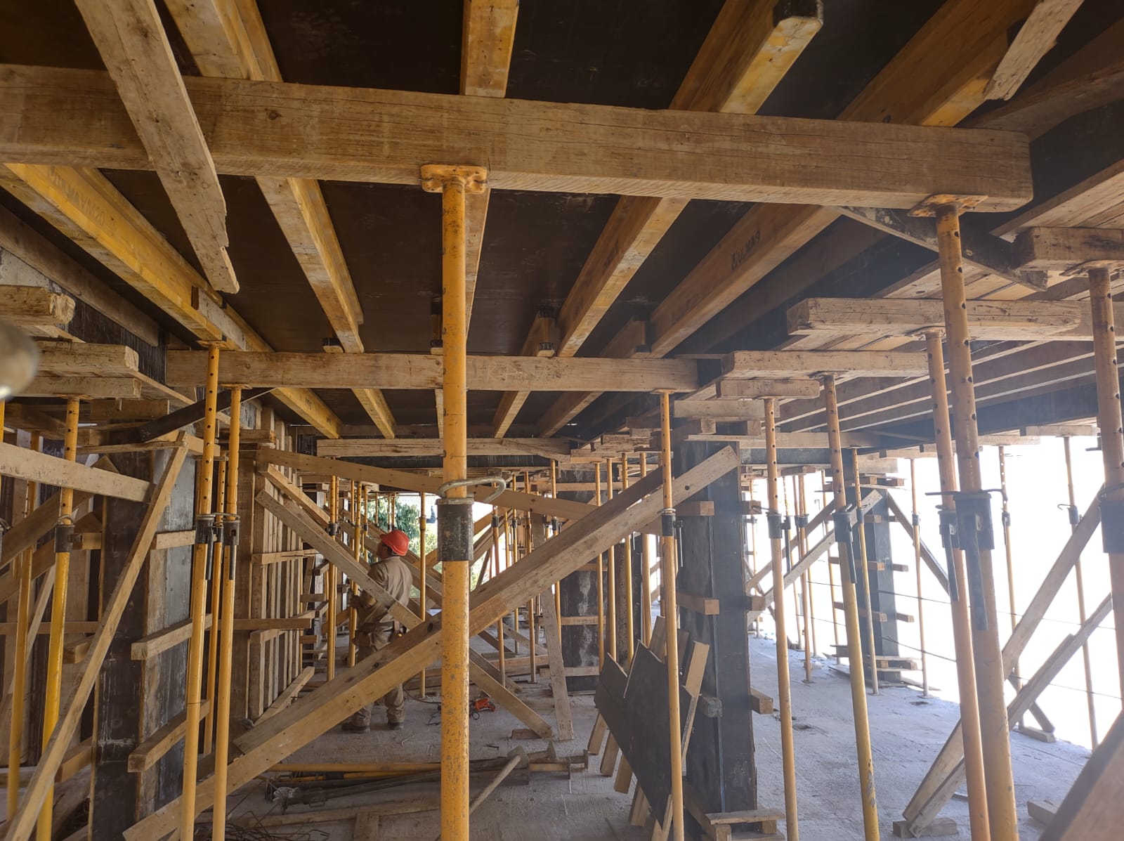 Obra de hormigón armado en construcción