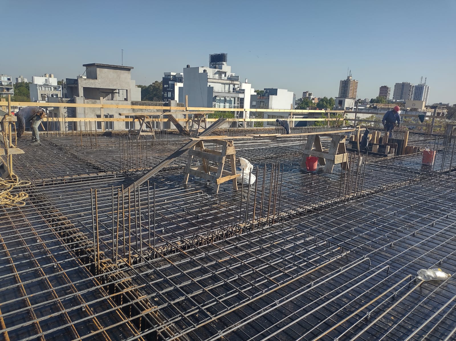 Obra de hormigón armado en construcción