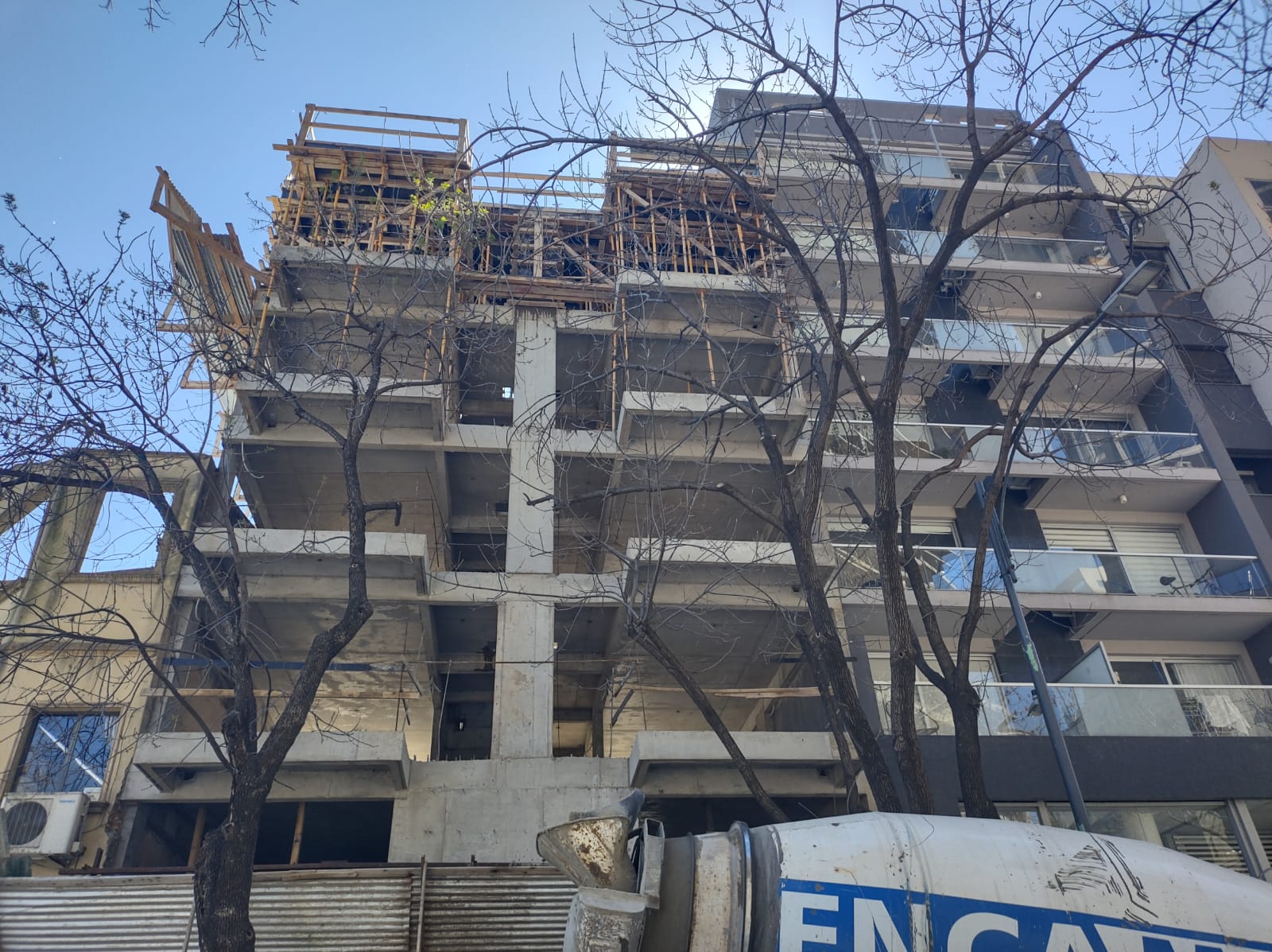 Obra de hormigón armado en construcción