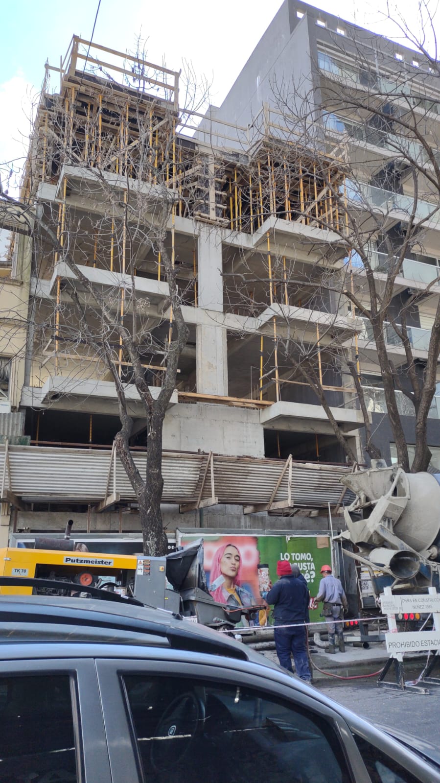 Estructura de hormigón armado en construcción