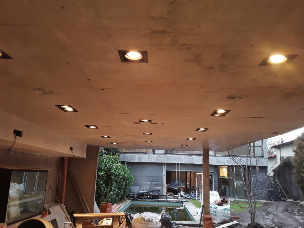 Obra de hormigón armado en construcción