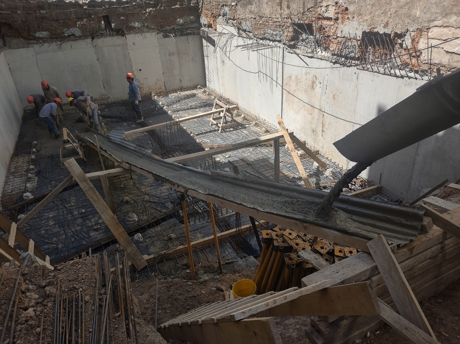 Obra de hormigón armado en construcción