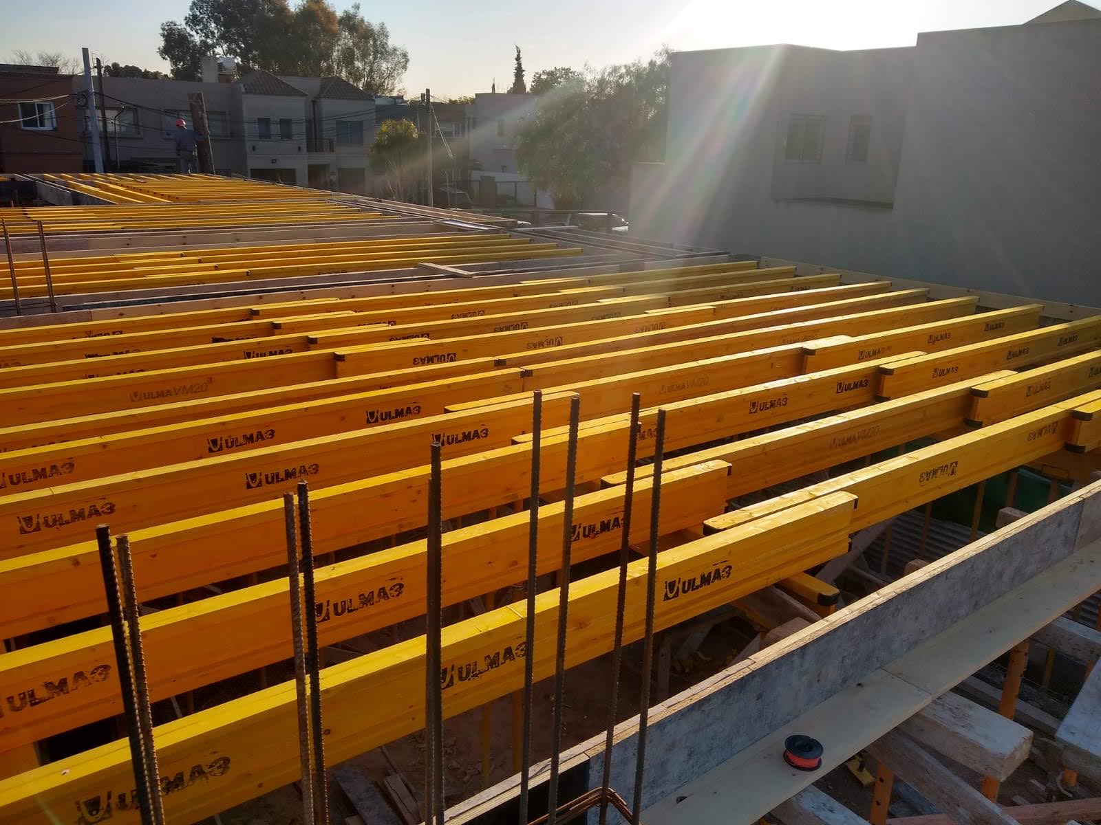 Obra de hormigón armado en construcción