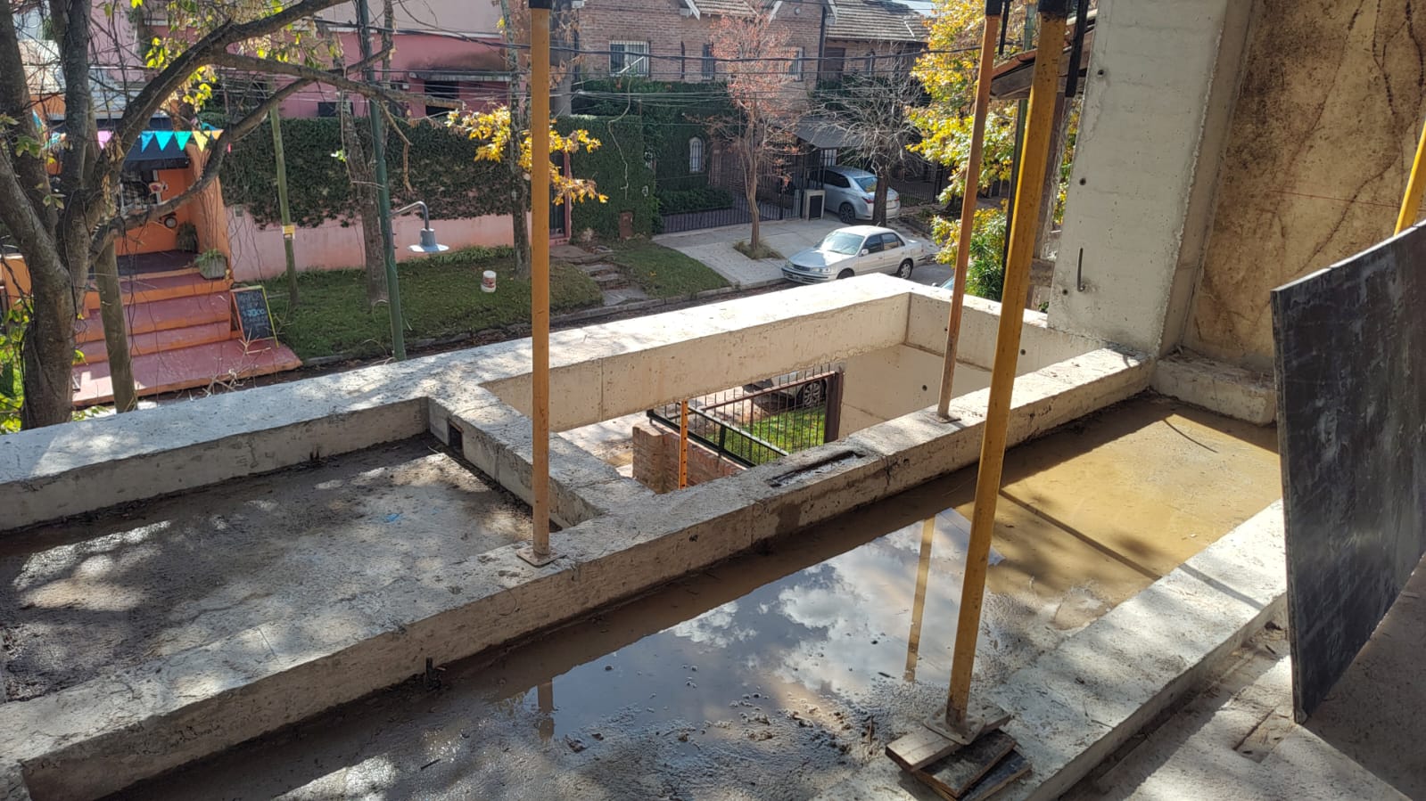 Obra de hormigón armado en construcción