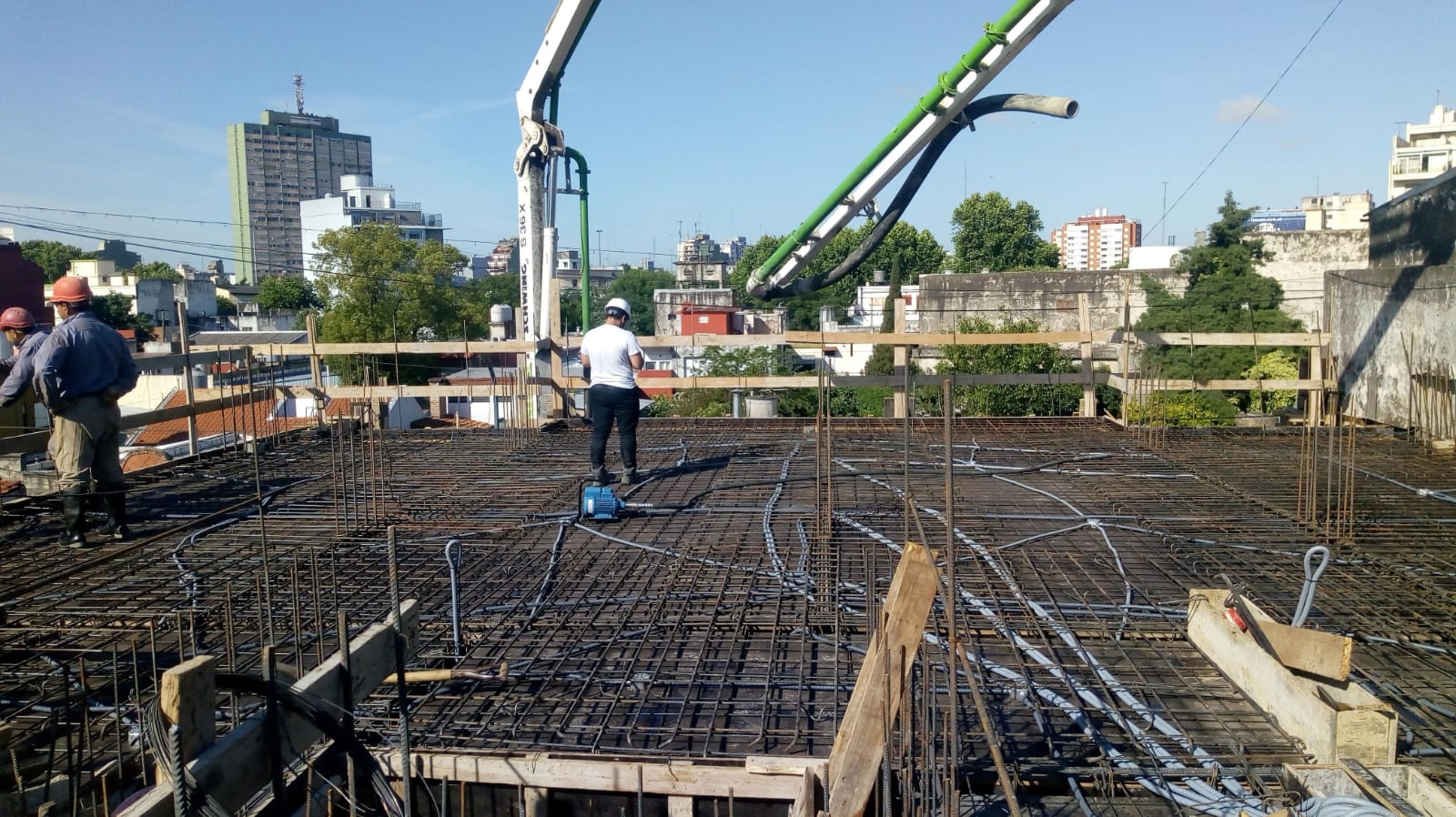 Obra de hormigón armado en construcción
