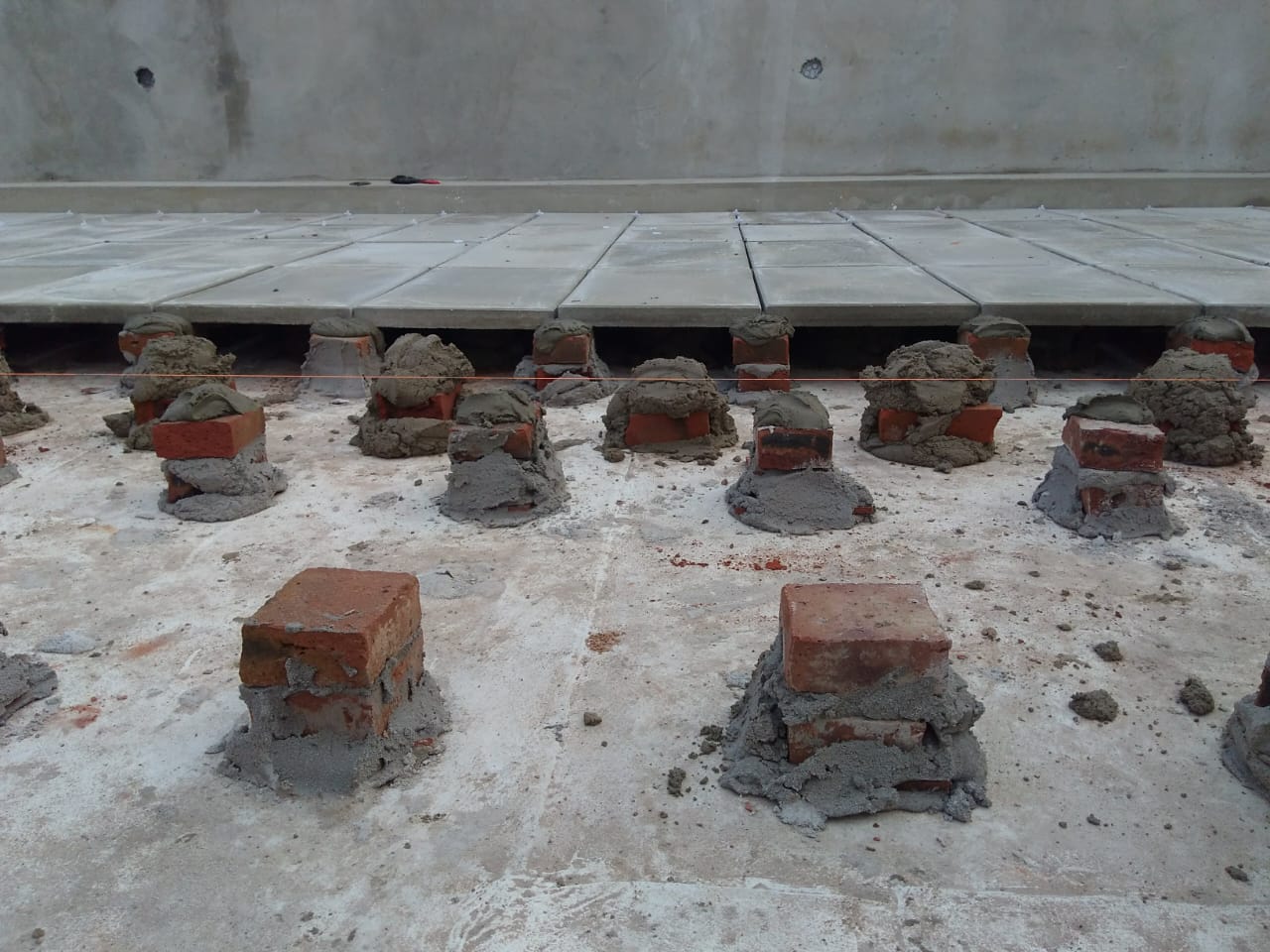 Obra de hormigón armado en construcción