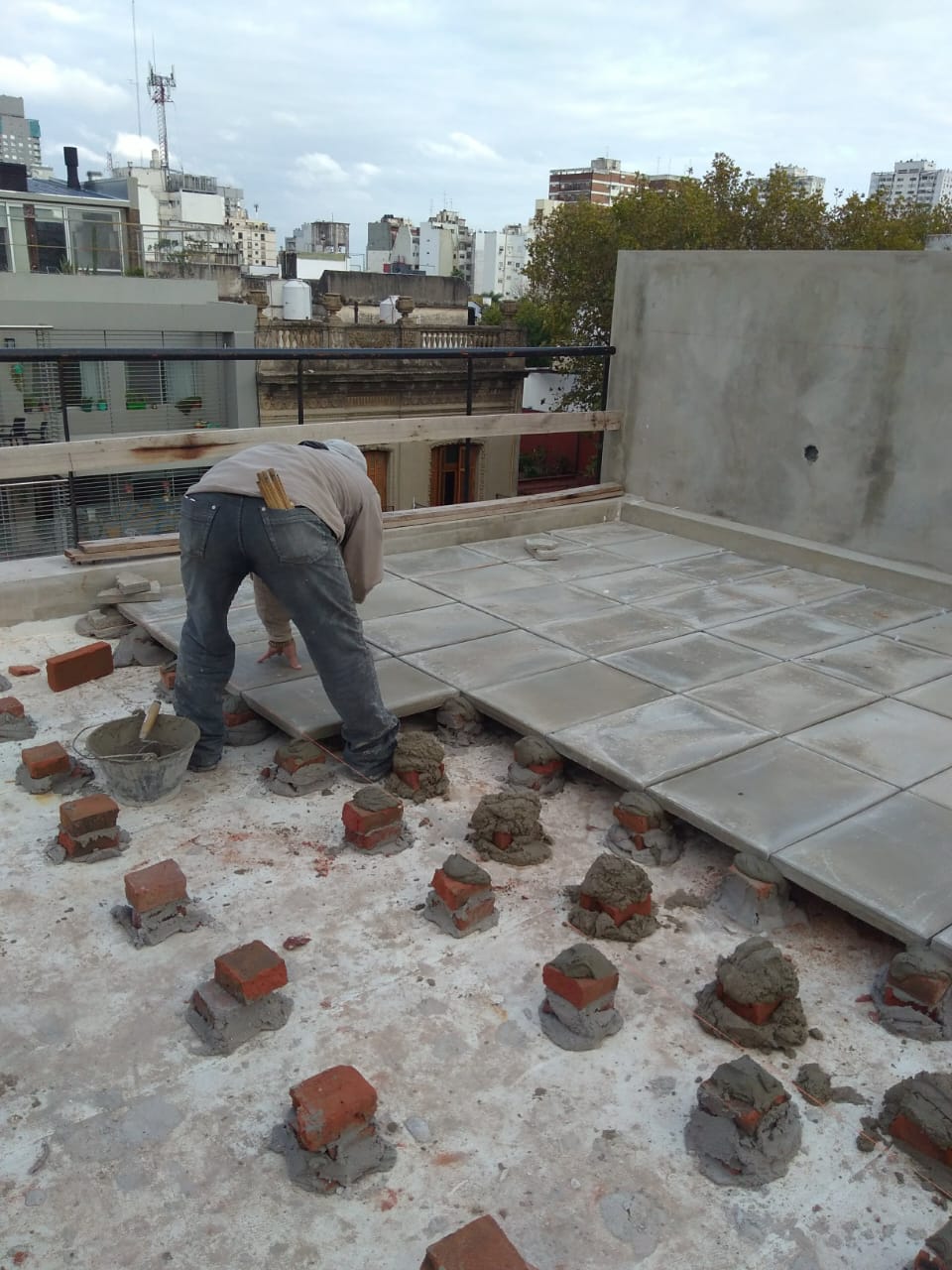 Estructura de hormigón armado en construcción