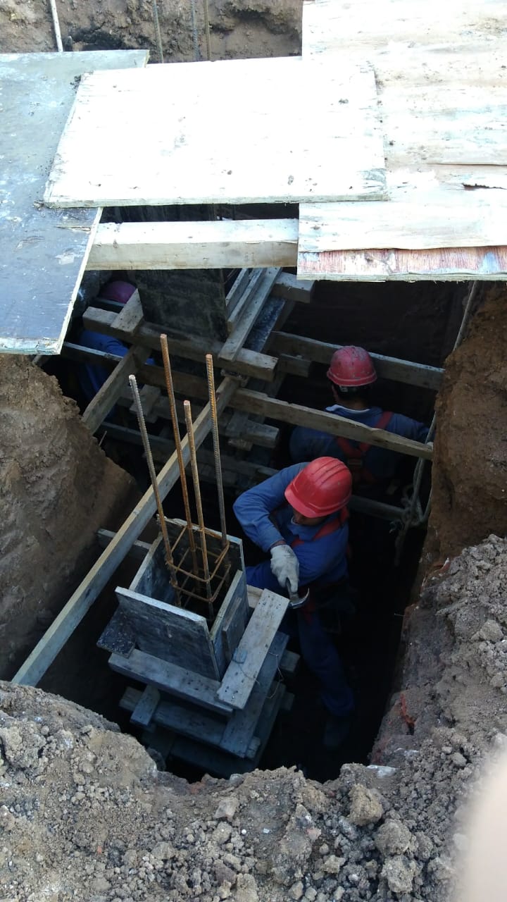 Estructura de hormigón armado en construcción