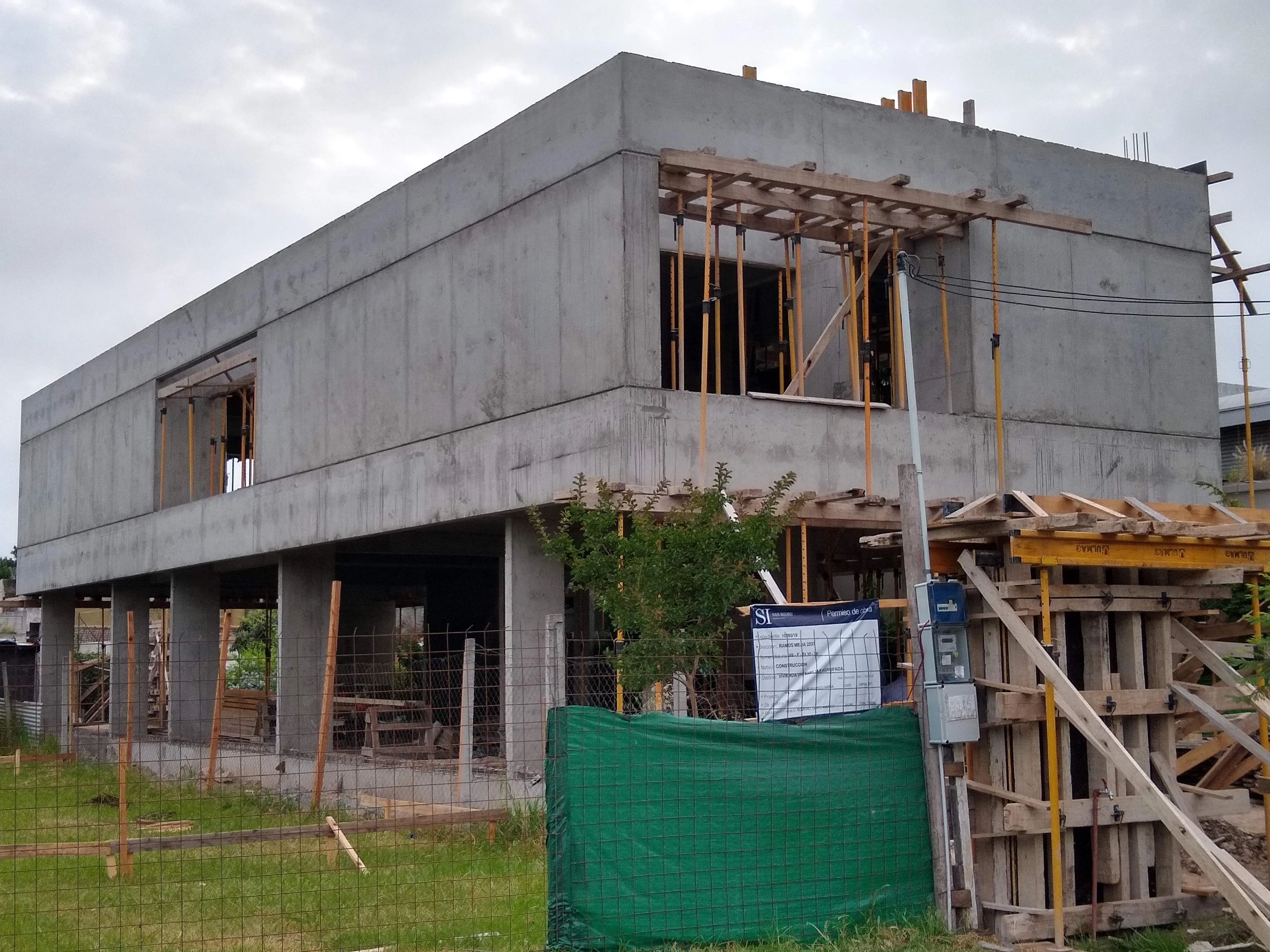 Estructura de hormigón armado en construcción